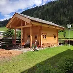 Schlosswirt & *