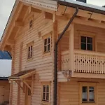 Schlosswirt & *