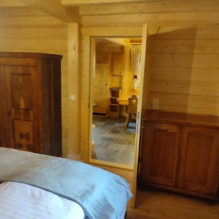 Schlosswirt Chalets&apartments *