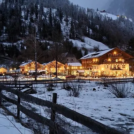Schlosswirt Chalets&apartments * Großkirchheim