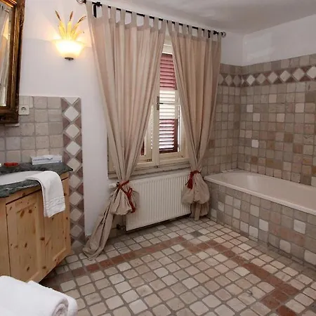 Appartement Schlosswirt & *