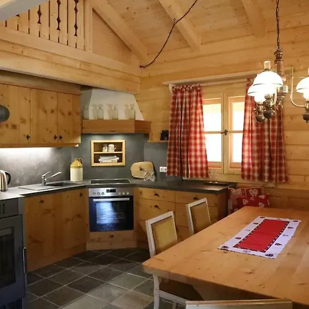 Schlosswirt Chalets&apartments Apartment *
