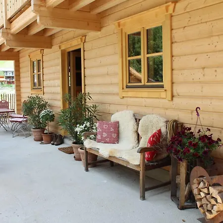 Schlosswirt Chalets&apartments * Großkirchheim