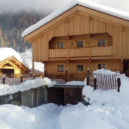 Schlosswirt Chalets&apartments * Großkirchheim