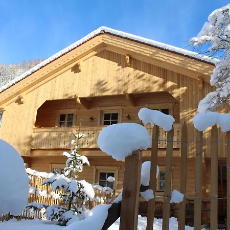 Schlosswirt Chalets&apartments * Großkirchheim