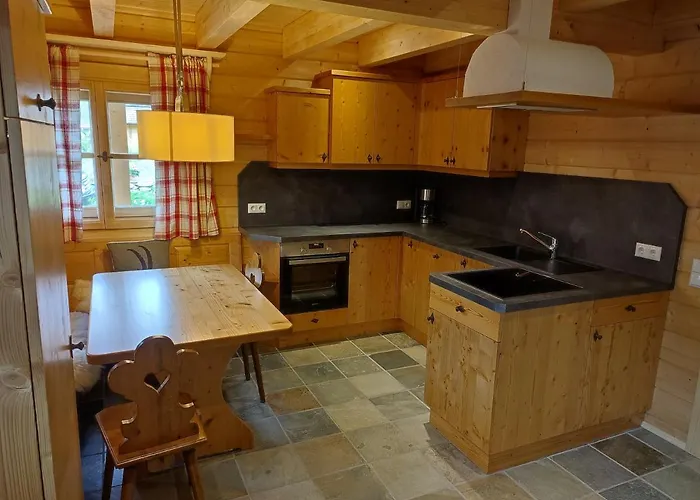 Schlosswirt & Apartamento Großkirchheim